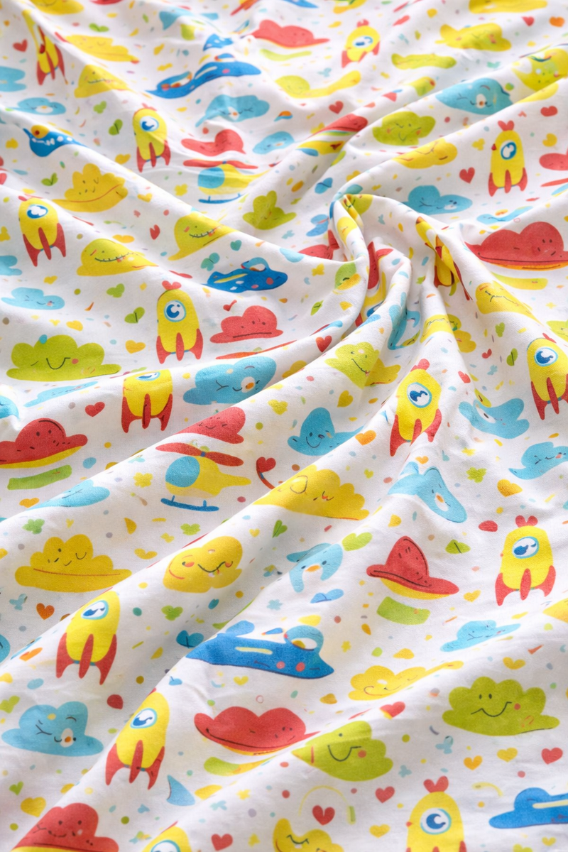 Travel Times 200 TC Bedsheet + 4 Pillow Covers